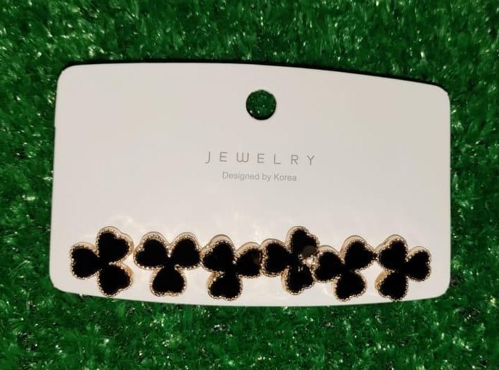 1 Pair Black Mini Hearts Trending Earrings – Stylish Cute Heart Earrings for Girls