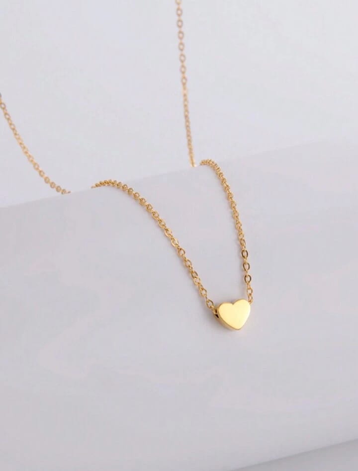 Tiny Heart Shape Pendant for Girls – Elegant Golden Heart Necklace Jewelry